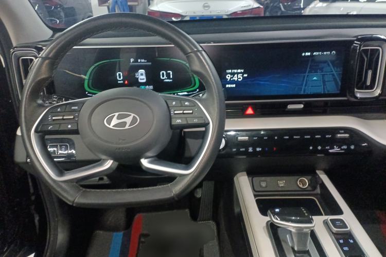 Used Hyundai ix35 2023 Musso 2.0L Deluxe Edition DLX Center Console