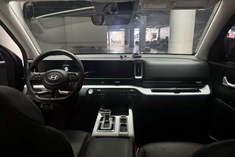Used Hyundai ix35 2023 Musso 2.0L Prestige LUX Edition Center Console