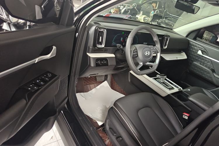 Used Hyundai ix35 2023 Musso 2.0L Deluxe Edition DLX Driver Seat