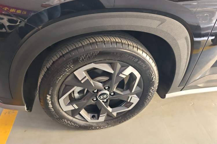 Used Hyundai ix35 2023 Musso 2.0L Deluxe Edition DLX Exterior 4