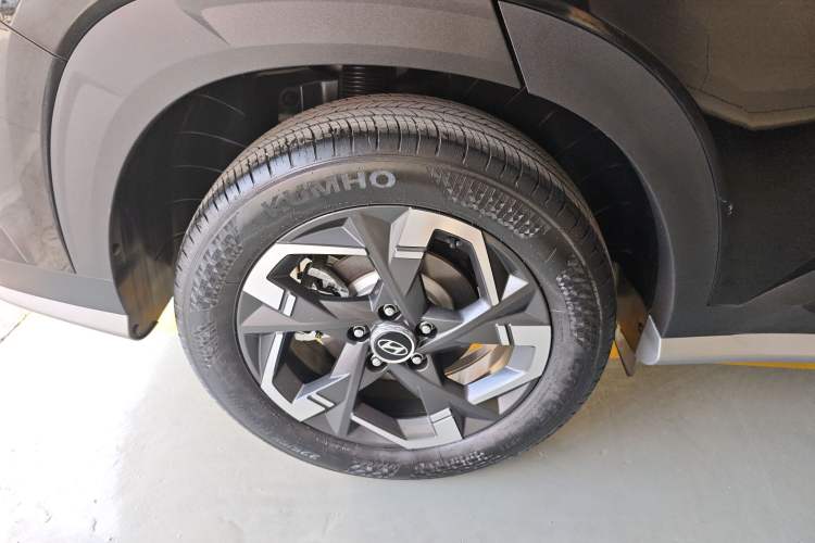 Used Hyundai ix35 2023 Musso 2.0L Deluxe Edition DLX Exterior 5