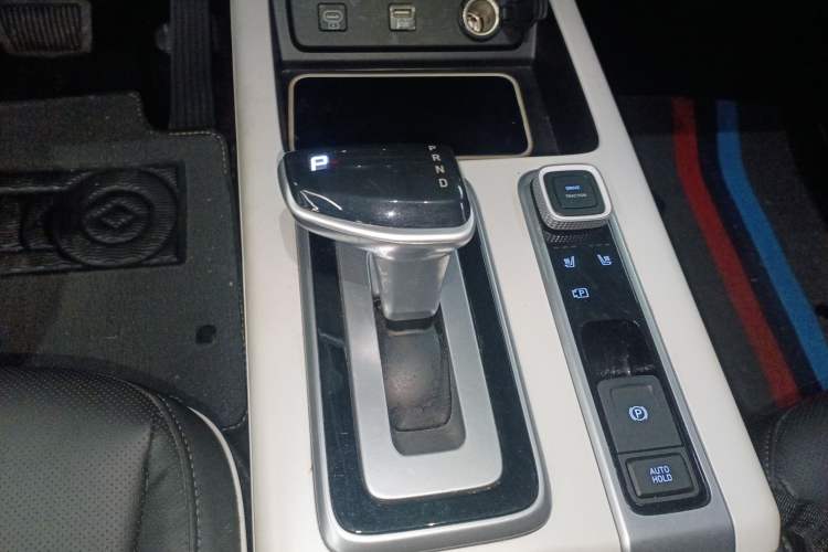 Used Hyundai ix35 2023 Musso 2.0L Deluxe Edition DLX Gear Lever