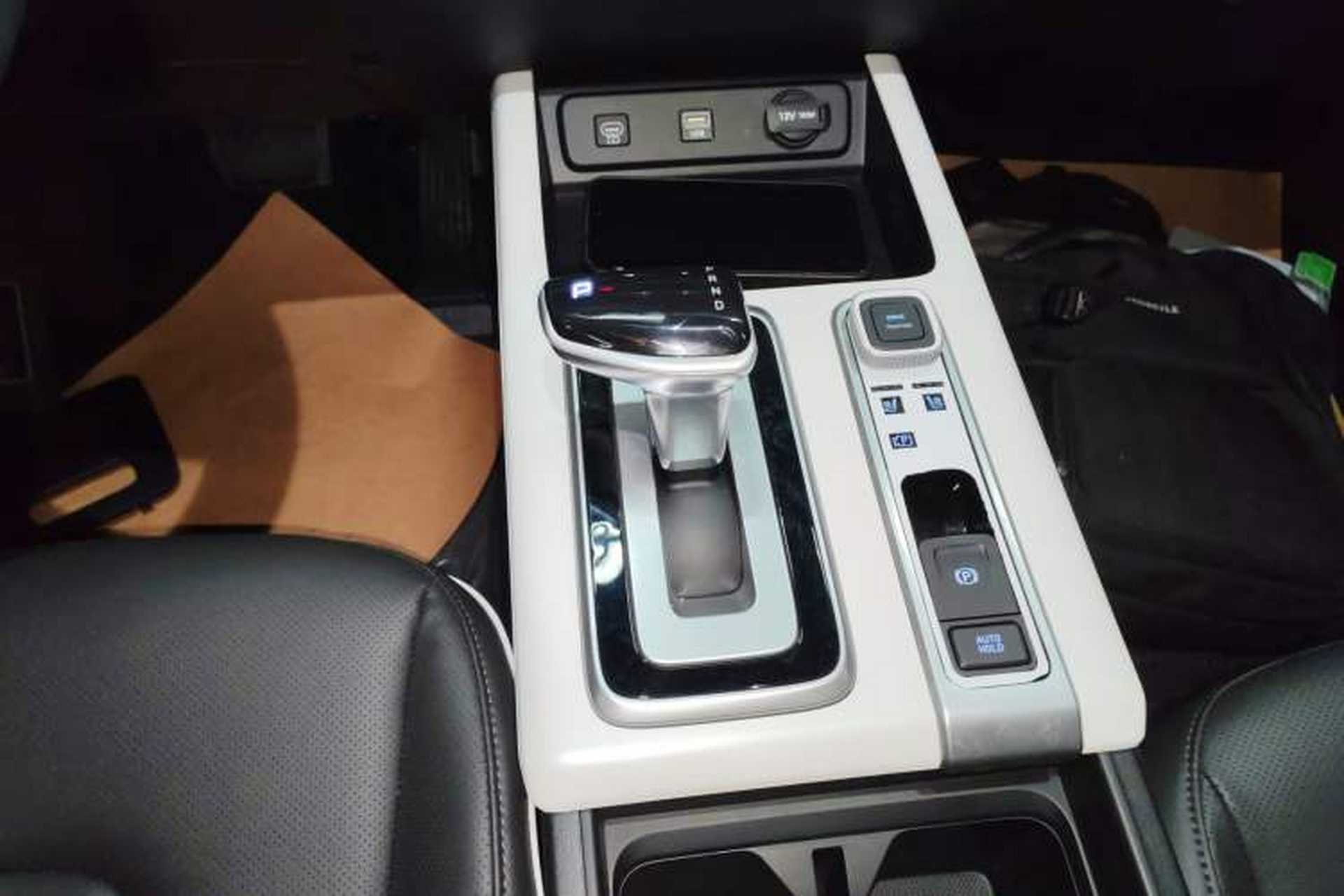 Used Hyundai ix35 2023 Musso 2.0L Deluxe Edition DLX Gear Lever