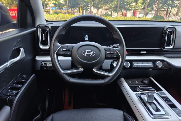 Used Hyundai ix35 2023 Musso 2.0L Deluxe Edition DLX Interior 2