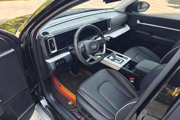 Used Hyundai ix35 2023 Musso 2.0L Deluxe Edition DLX Interior 4