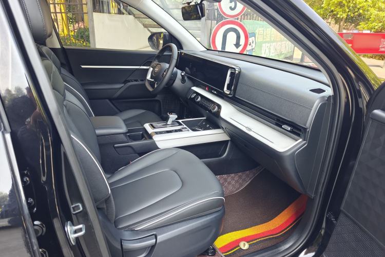 Used Hyundai ix35 2023 Musso 2.0L Deluxe Edition DLX Interior 9