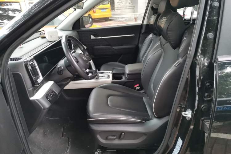 Used Hyundai ix35 2023 Musso 2.0L Prestige LUX Edition Left Front Seat