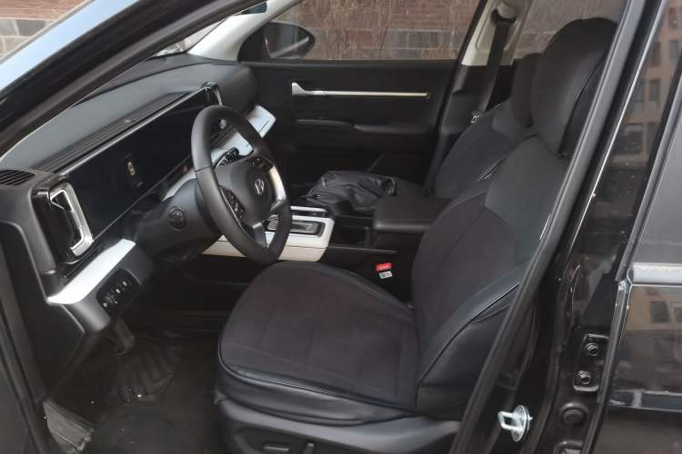 Used Hyundai ix35 2023 Musso 2.0L Deluxe Edition DLX Left Front Seat