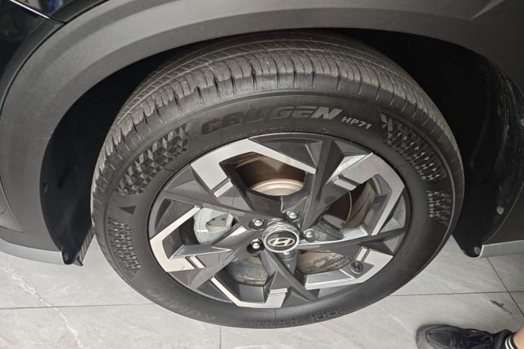 Used Hyundai ix35 2023 Musso 2.0L Deluxe Edition DLX Left Front Wheel Hub