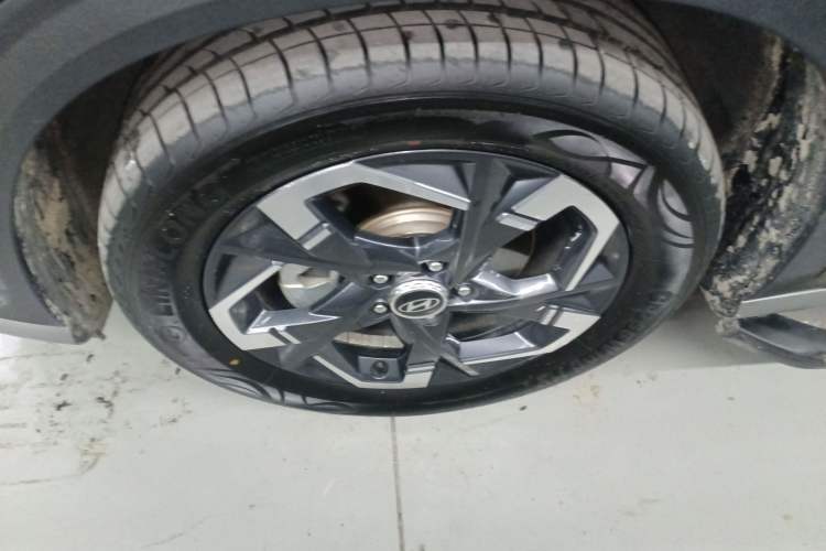 Used Hyundai ix35 2023 Musso 2.0L Deluxe Edition DLX Left Front Wheel Hub