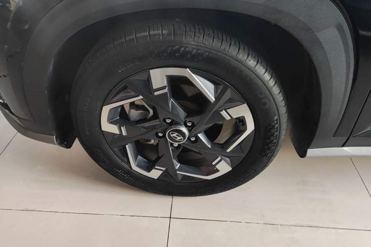 Used Hyundai ix35 2023 Musso 2.0L Deluxe Edition DLX Left Front Wheel Hub