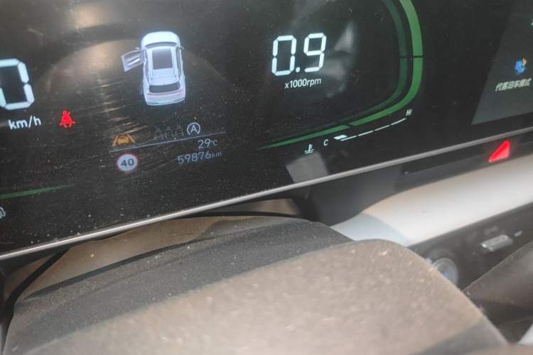 Used Hyundai ix35 2023 Musso 2.0L Prestige LUX Edition Odometer Close Up