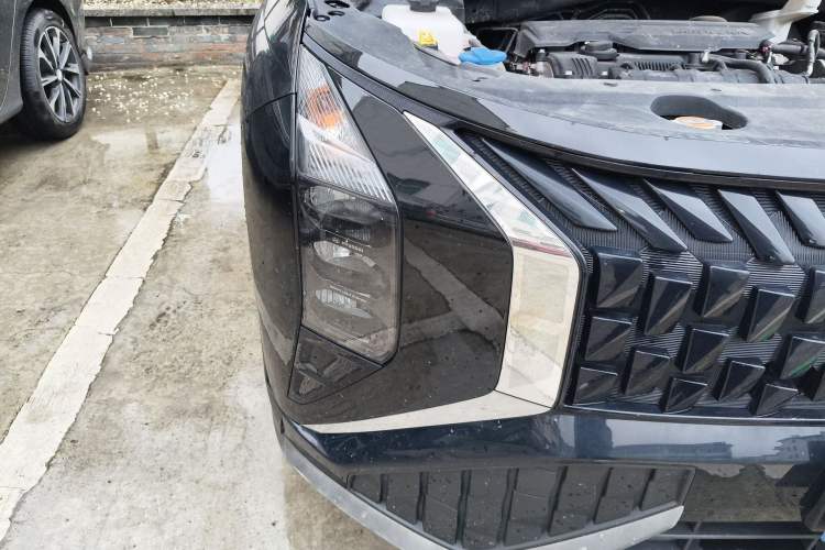 Used Hyundai ix35 2023 Musso 2.0L Deluxe Edition DLX Right Front Headlight
