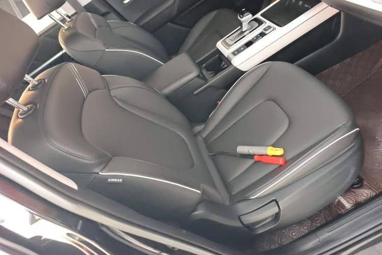 Used Hyundai ix35 2023 Musso 2.0L Deluxe Edition DLX Right Front Seat