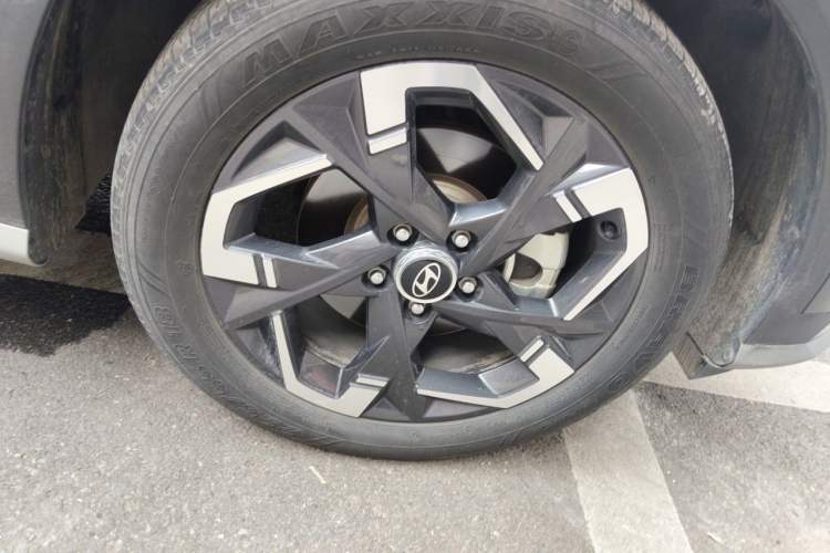 Used Hyundai ix35 2023 Musso 2.0L Deluxe Edition DLX Right Front Wheel Hub
