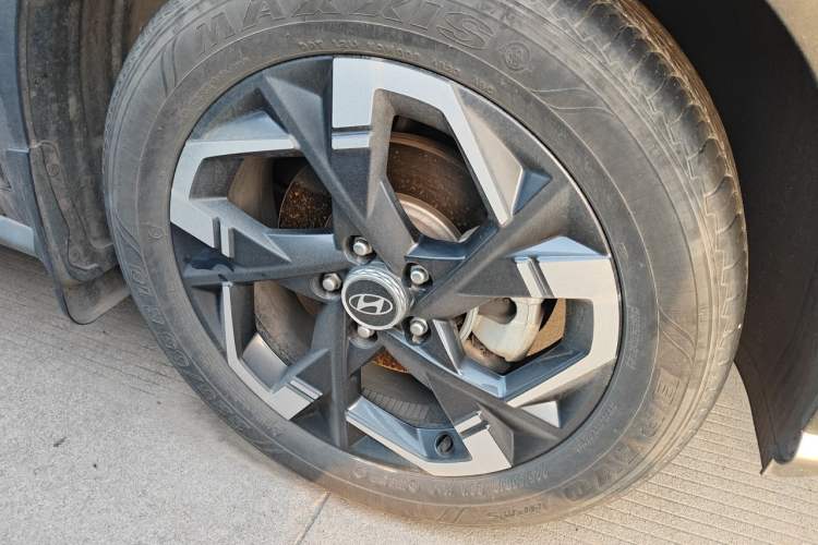 Used Hyundai ix35 2023 Musso 2.0L Deluxe Edition DLX Right Front Wheel Hub