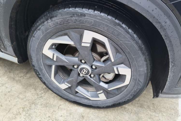 Used Hyundai ix35 2023 Musso 2.0L Deluxe Edition DLX Right Front Wheel Hub