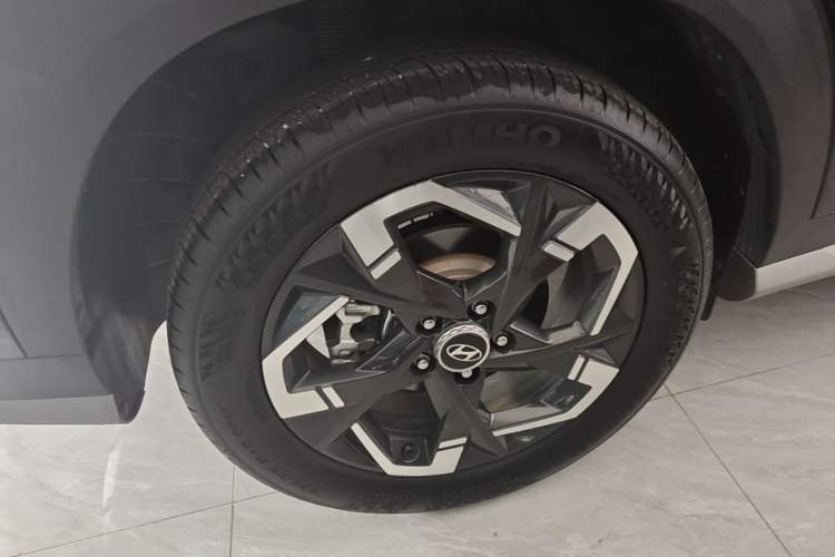 Used Hyundai ix35 2023 Musso 2.0L Deluxe Edition DLX Right Rear Wheel Hub