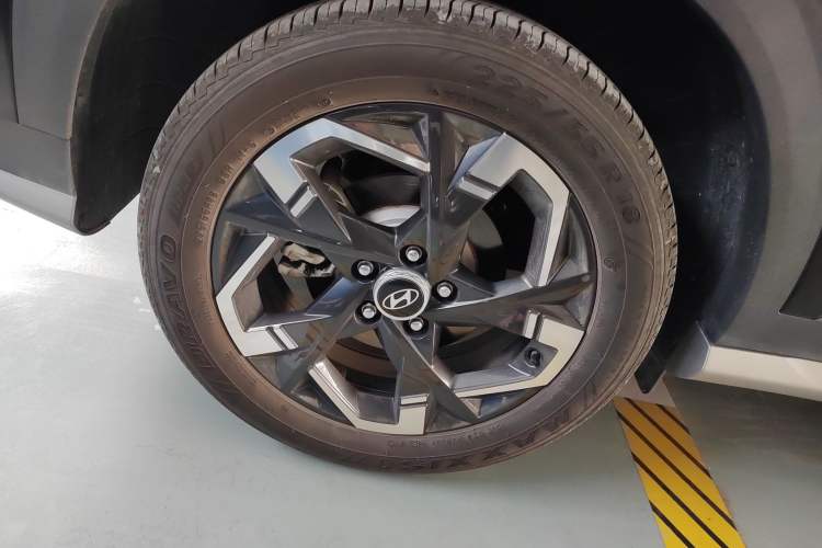 Used Hyundai ix35 2023 Musso 2.0L Deluxe Edition DLX Right Rear Wheel Hub