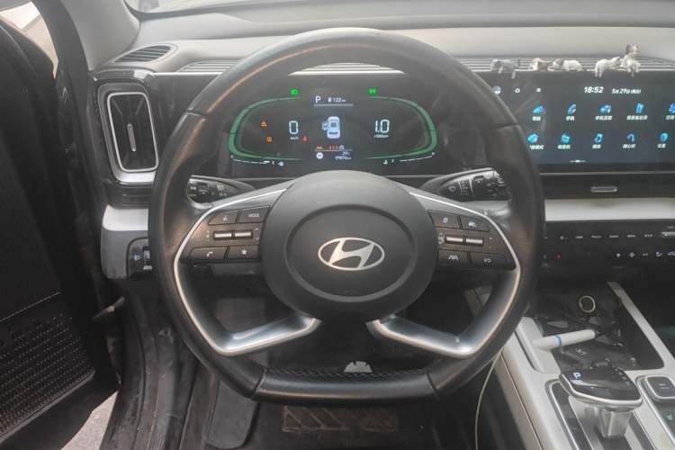 Used Hyundai ix35 2023 Musso 2.0L Prestige LUX Edition Steering Wheel