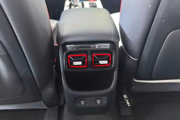 Used Hyundai ix35 2023 Musso 2.0L Flagship Edition TOP Audio And AC Panel