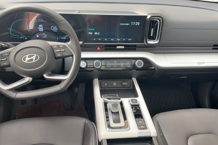 Used Hyundai ix35 2023 Musso 2.0L Deluxe Edition DLX Audio And AC Panel