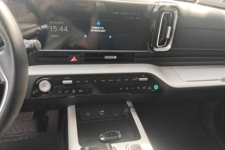 Used Hyundai ix35 2023 Musso 2.0L Deluxe Edition DLX Audio And AC Panel