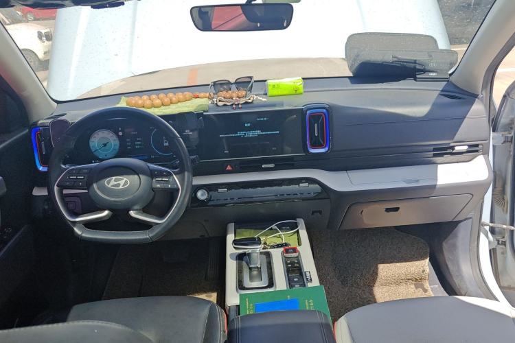 Used Hyundai ix35 2023 Musso 2.0L Flagship Edition TOP Center Console
