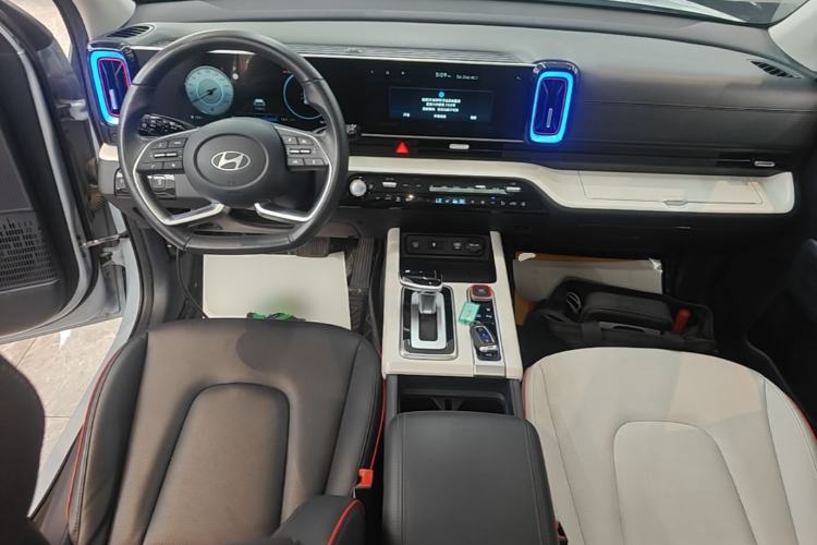 Used Hyundai ix35 2023 Musso 2.0L Flagship Edition TOP Center Console