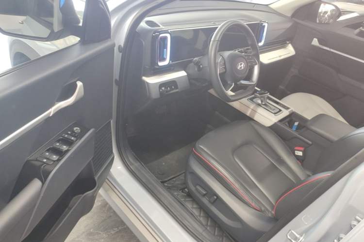 Used Hyundai ix35 2023 Musso 2.0L Flagship Edition TOP Driver Seat