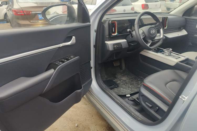 Used Hyundai ix35 2023 Musso 2.0L Flagship Edition TOP Driver Seat