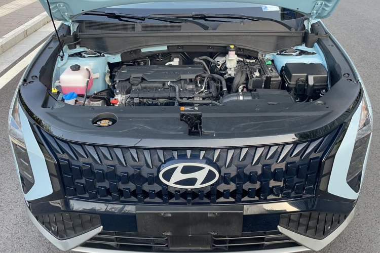 Used Hyundai ix35 2023 Musso 2.0L Prestige LUX Edition Engine Bay