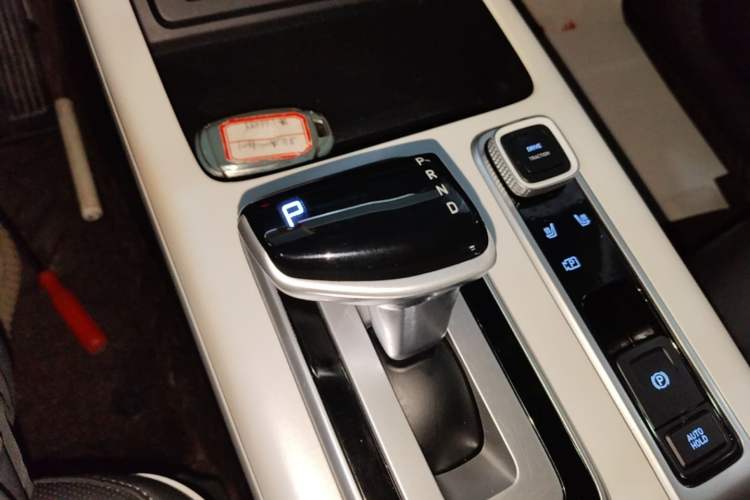 Used Hyundai ix35 2023 Musso 2.0L Prestige LUX Edition Gear Lever
