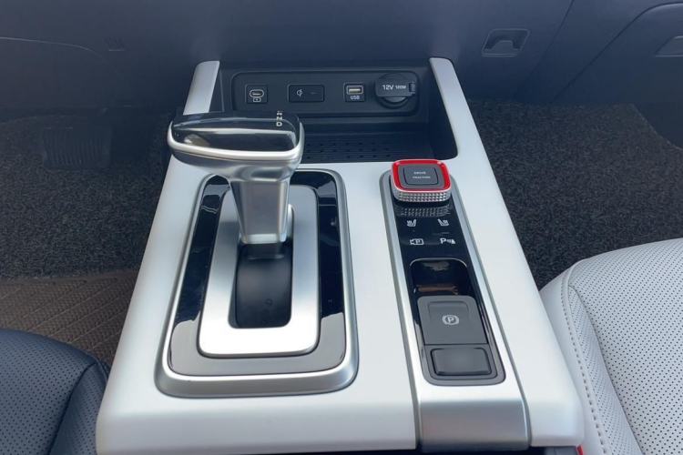 Used Hyundai ix35 2023 Musso 2.0L Prestige LUX Edition Gear Lever