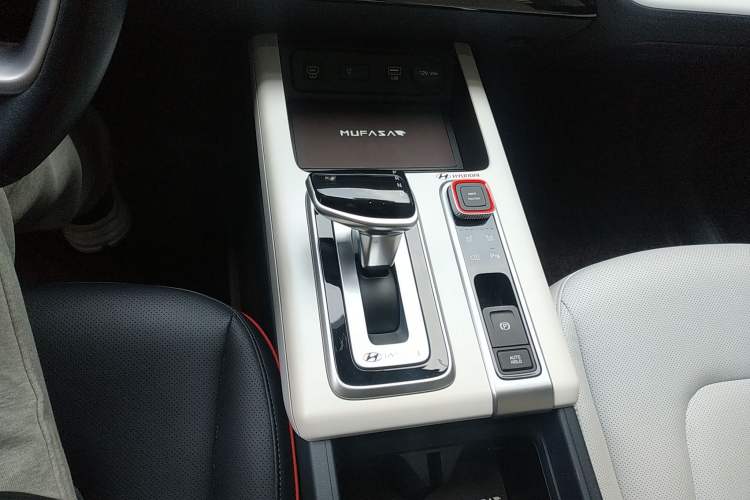 Used Hyundai ix35 2023 Musso 2.0L Flagship Edition TOP Gear Lever