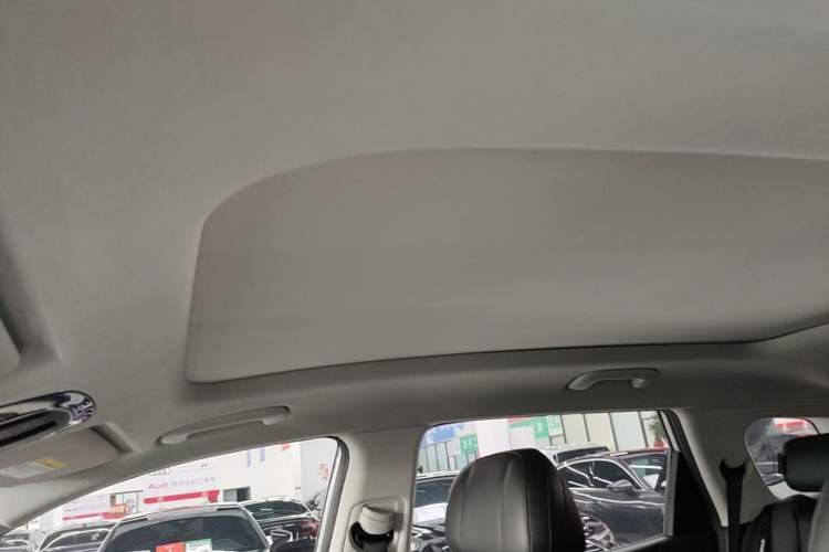 Used Hyundai ix35 2023 Musso 2.0L Prestige LUX Edition Headliner