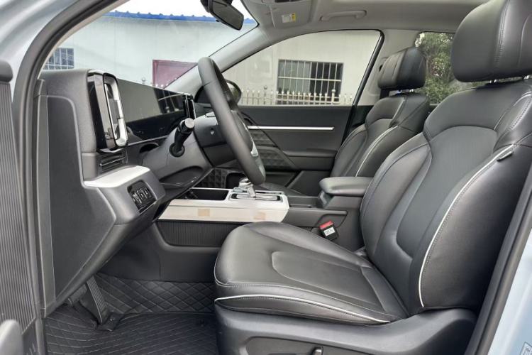 Used Hyundai ix35 2023 Musso 2.0L Deluxe Edition DLX Interior 2