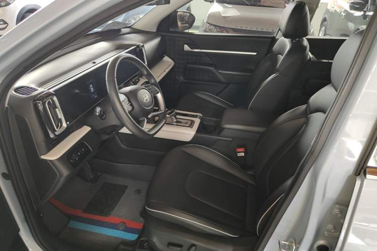 Used Hyundai ix35 2023 Musso 2.0L Deluxe Edition DLX Left Front Seat