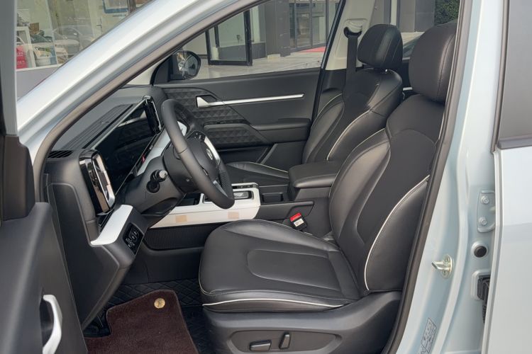 Used Hyundai ix35 2023 Musso 2.0L Deluxe Edition DLX Left Front Seat