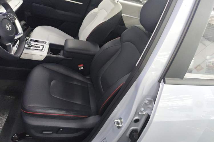 Used Hyundai ix35 2023 Musso 2.0L Flagship Edition TOP Left Front Seat