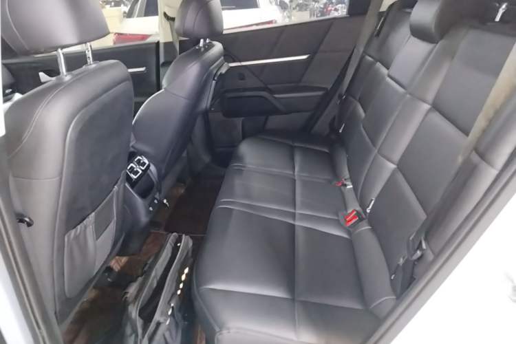 Used Hyundai ix35 2023 Musso 2.0L Prestige LUX Edition Left Rear Seat