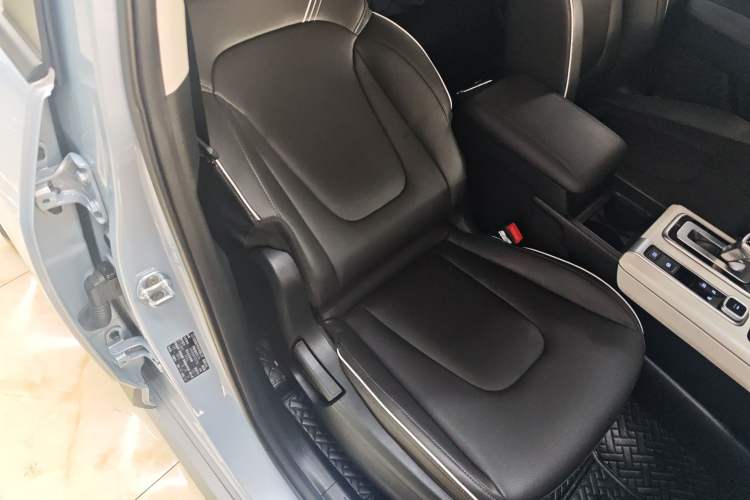 Used Hyundai ix35 2023 Musso 2.0L Deluxe Edition DLX Right Front Seat
