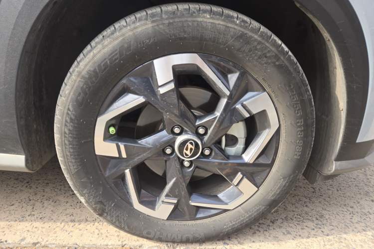 Used Hyundai ix35 2023 Musso 2.0L Flagship Edition TOP Right Front Wheel Hub