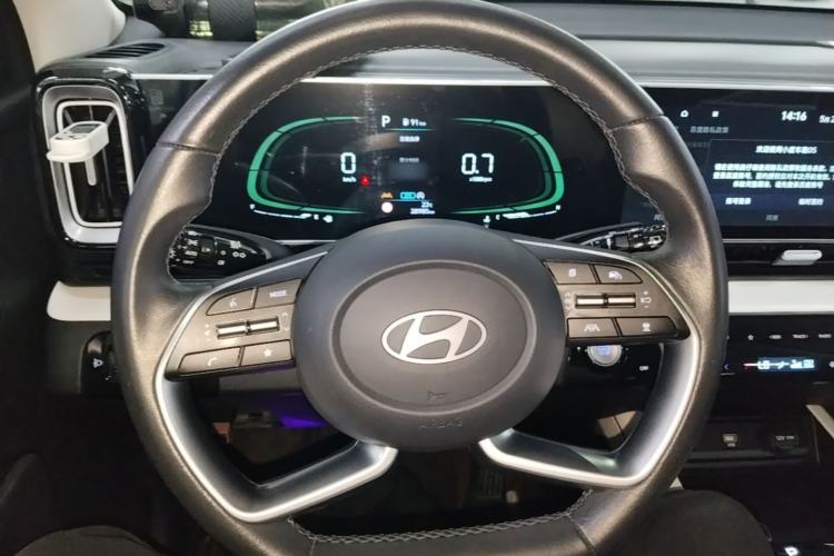 Used Hyundai ix35 2023 Musso 2.0L Prestige LUX Edition Steering Wheel
