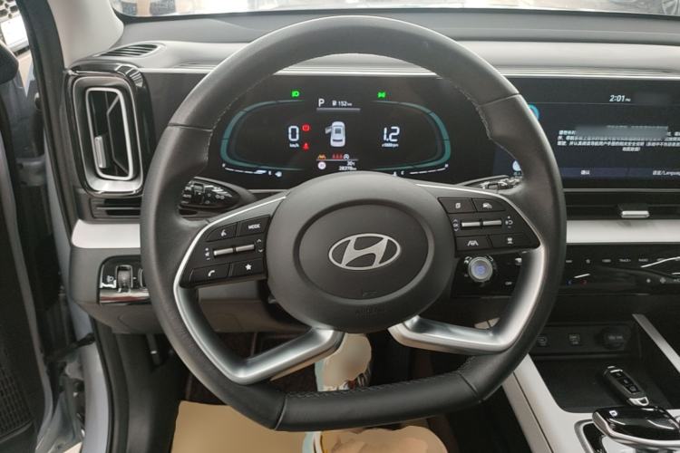 Used Hyundai ix35 2023 Musso 2.0L Prestige LUX Edition Steering Wheel