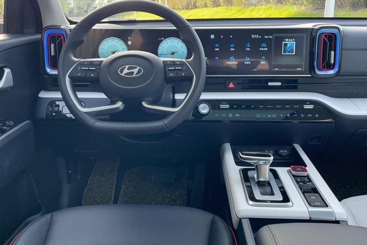 Used Hyundai ix35 2023 Musso 2.0L Prestige LUX Edition Steering Wheel