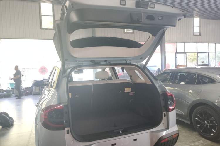 Used Hyundai ix35 2023 Musso 2.0L Flagship Edition TOP Trunk