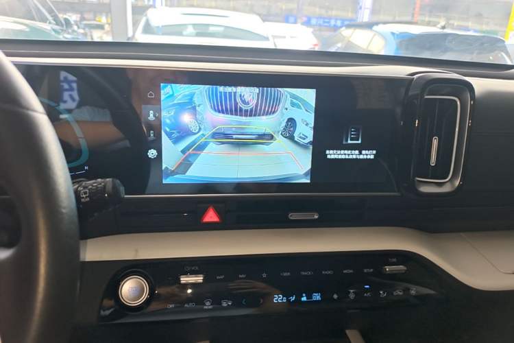 Used Hyundai ix35 2023 Musso 2.0L Prestige LUX Edition Audio And AC Panel