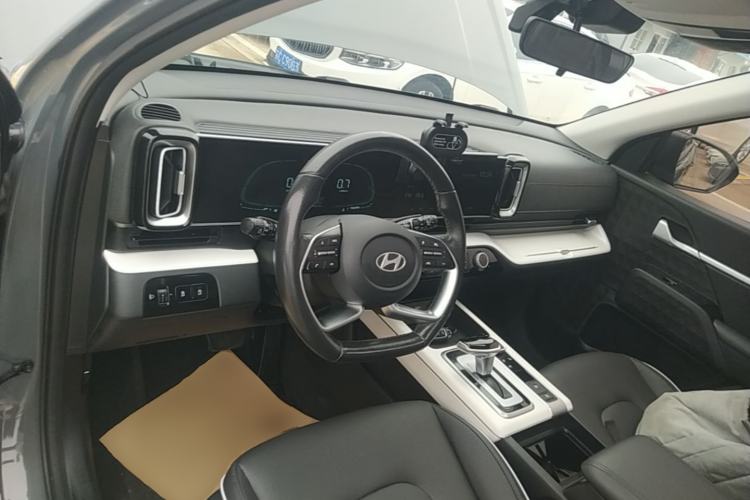 Used Hyundai ix35 2023 Musso 2.0L Deluxe Edition DLX Center Console