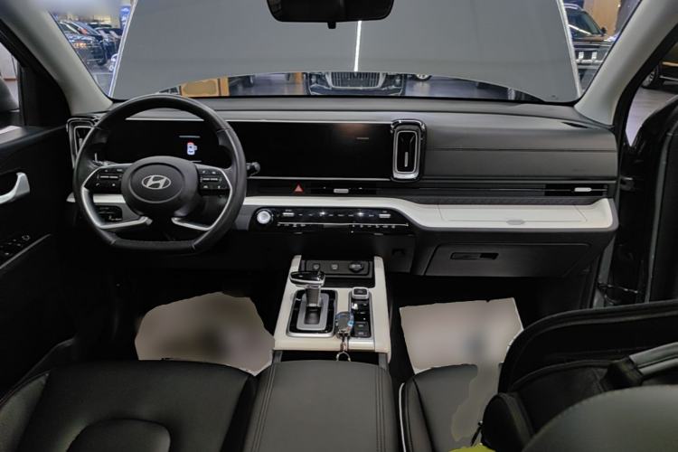 Used Hyundai ix35 2023 Musso 2.0L Prestige LUX Edition Center Console